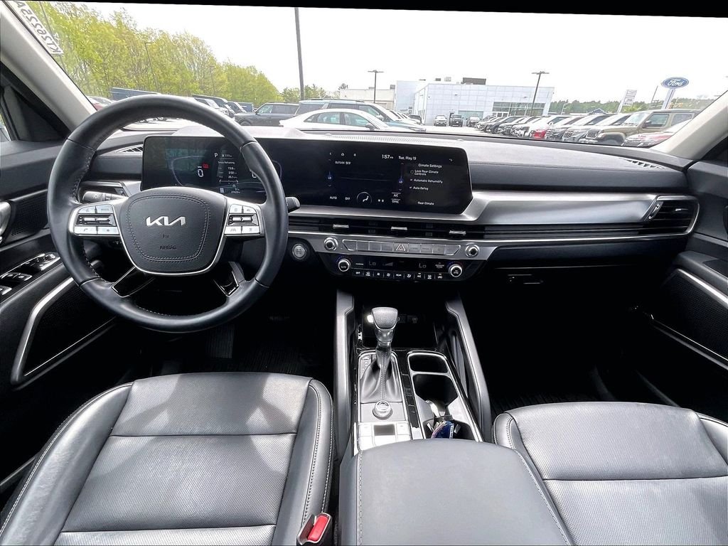 Used 2025 Everlasting Silver Kia LX image 20