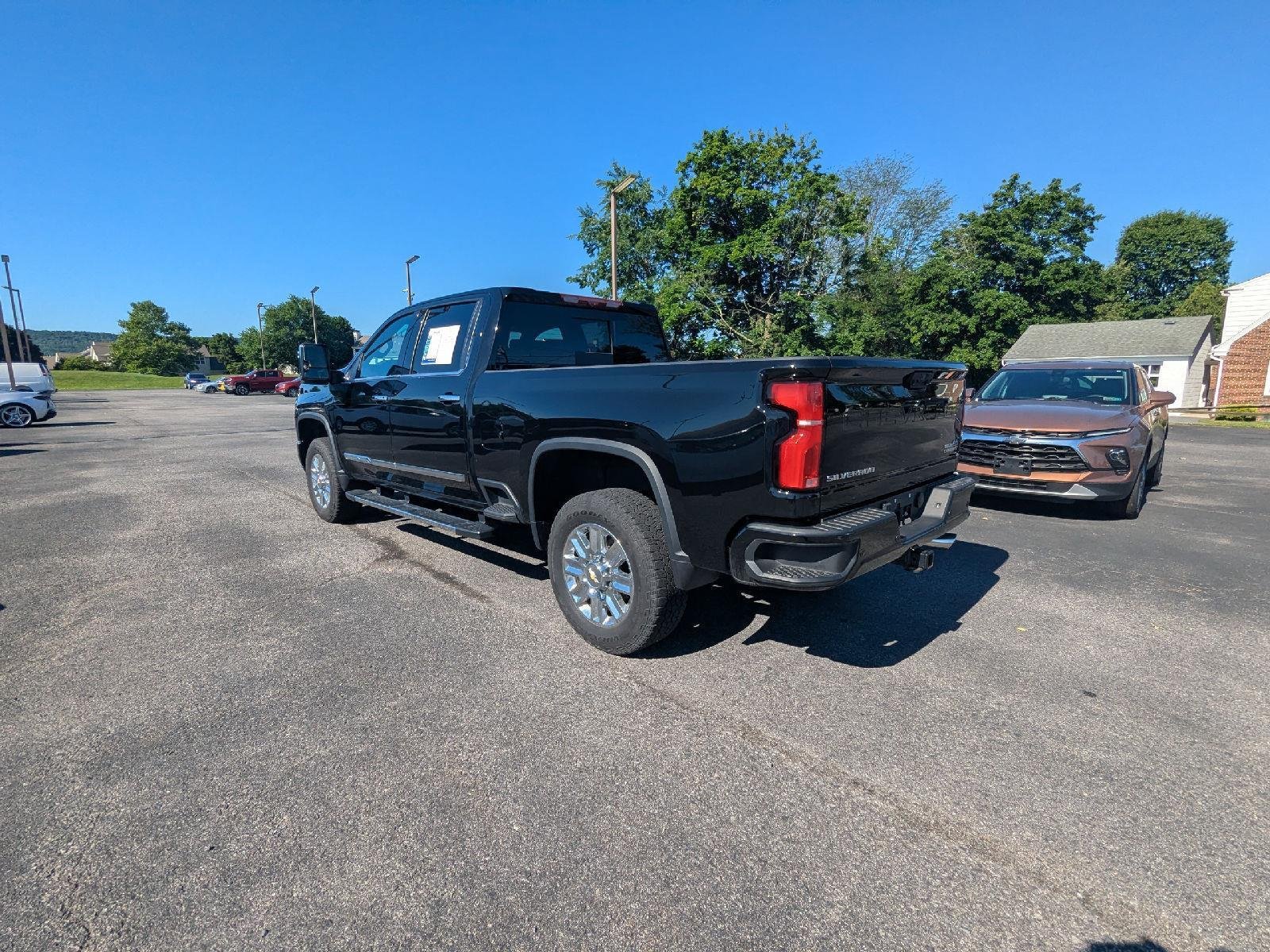 Used 2024 Black Chevrolet High Country image 6