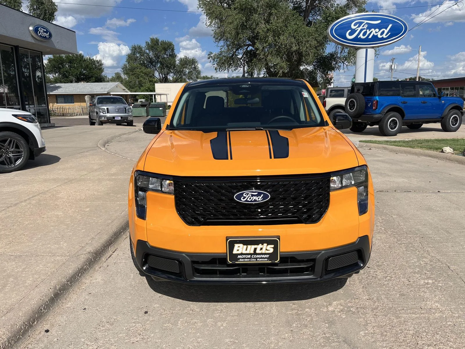 New 2026 Orange Fury Metallic Tri-Coat Ford XLT image 3