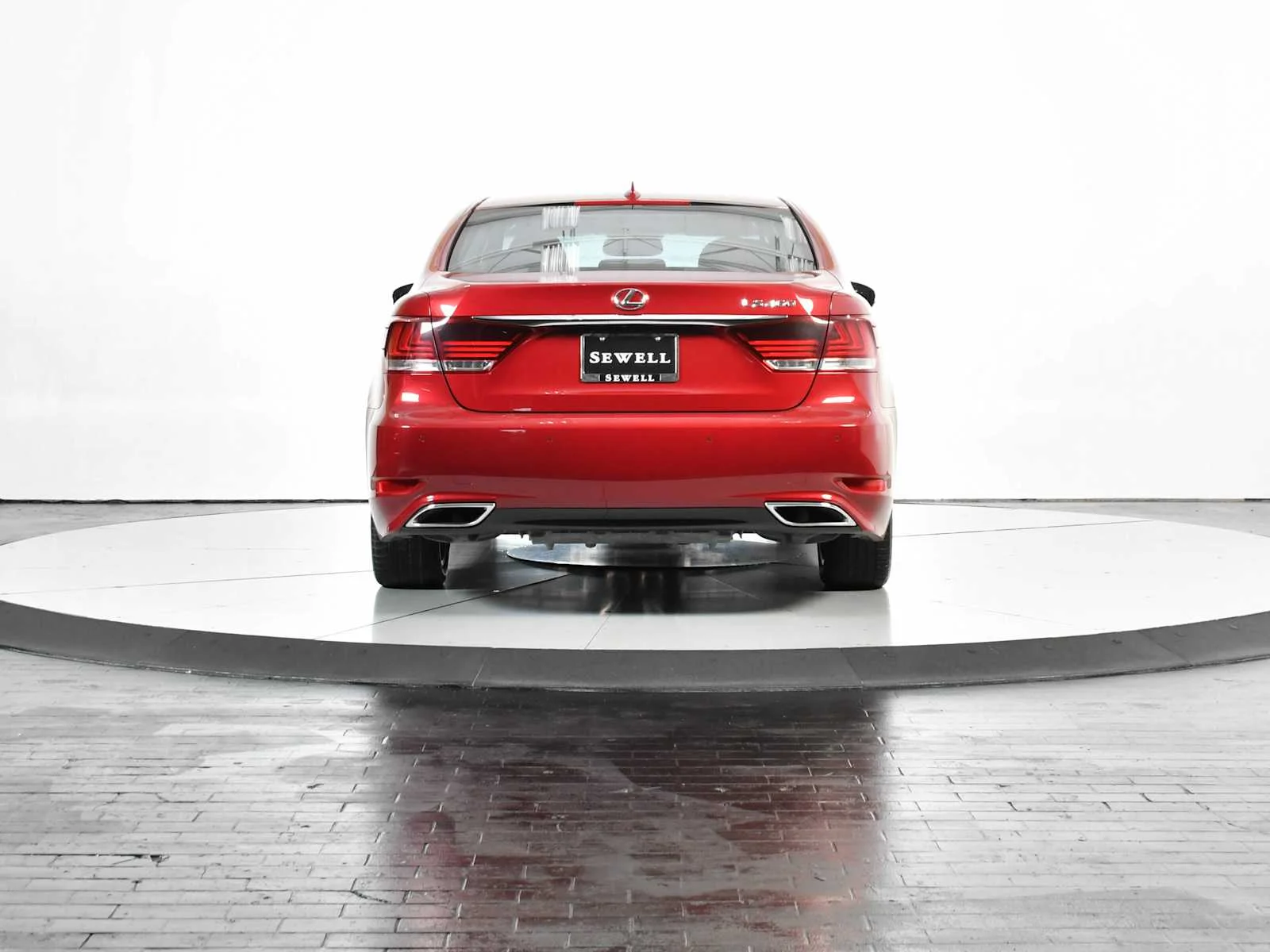 Used 2014 Matador Red Mica Lexus  image 5