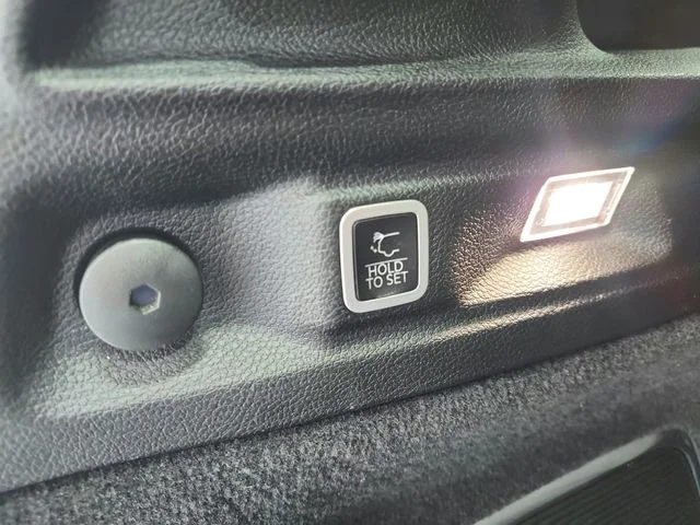 Used 2024 Black Jeep Summit image 40