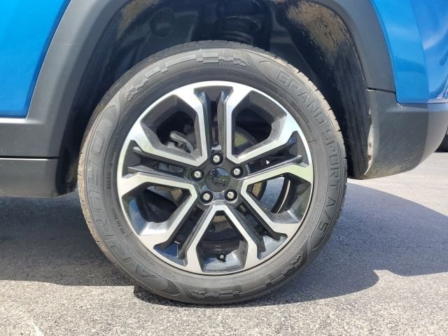 Used 2022 Blue Jeep Limited image 9
