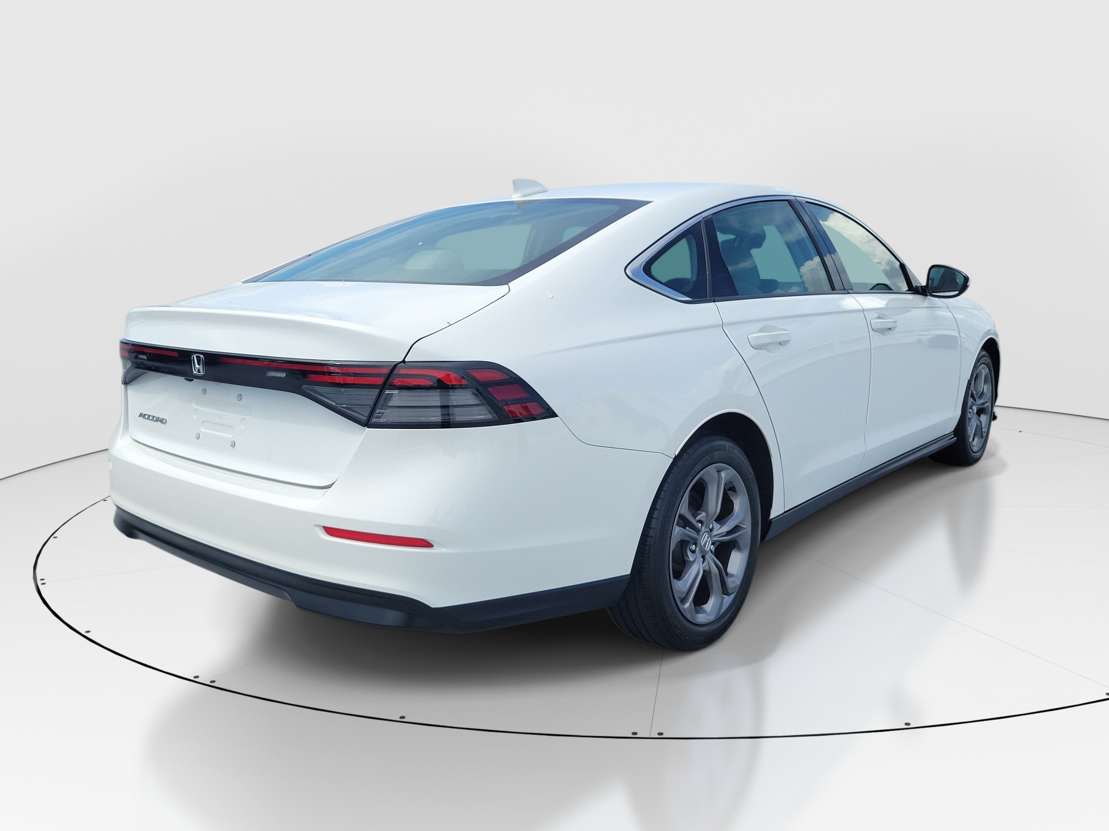 Used 2024 White Honda EX image 6