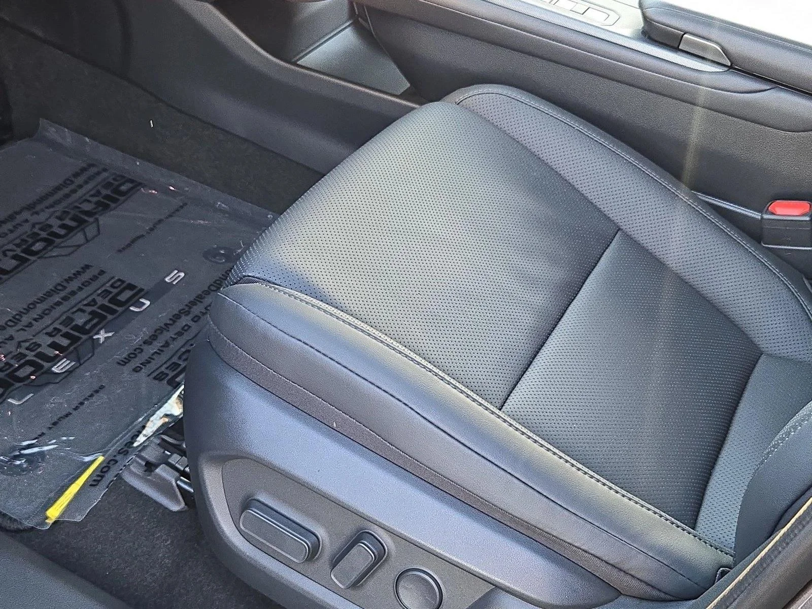 New 2026 Cloudburst Gray Lexus ES 500e PREMIUM AWD image 4