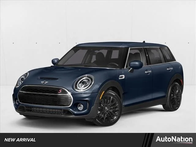 2023 MINI Clubman Cooper S's photo