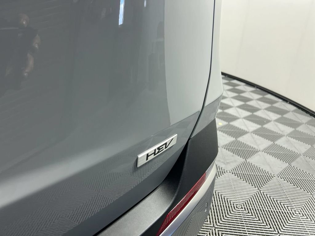New 2026 Ceramic Silver Kia SX image 6