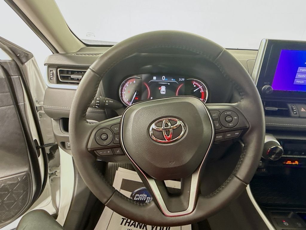 Used 2025 Wind Chill Pearl Toyota XLE Premium image 11