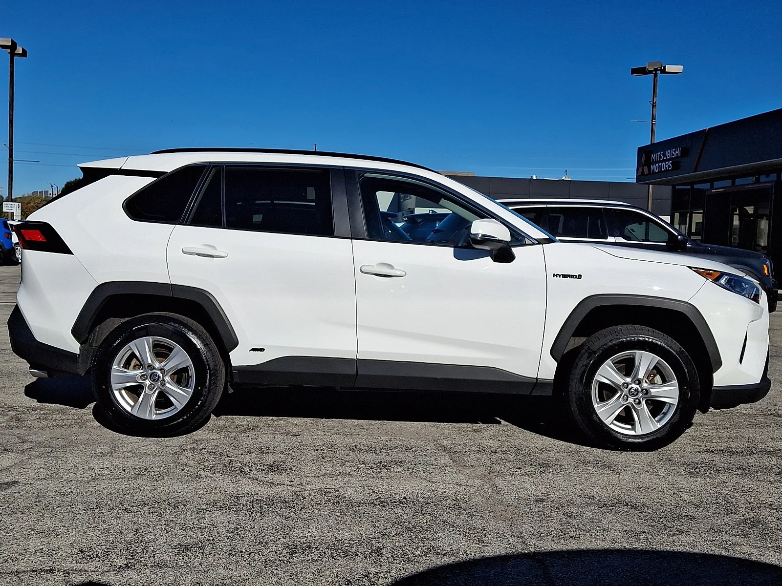 Used 2021 White Toyota XLE image 7
