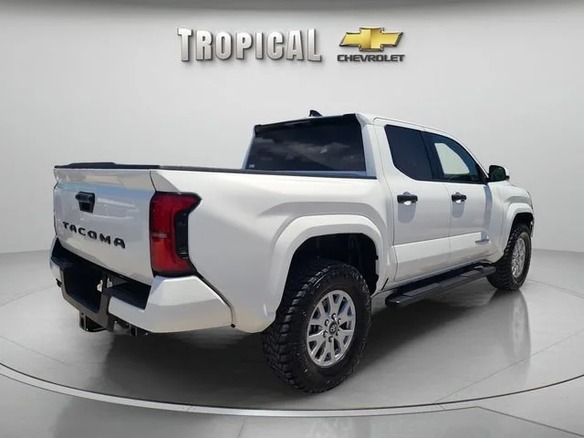 Used 2024  Toyota SR5 image 5