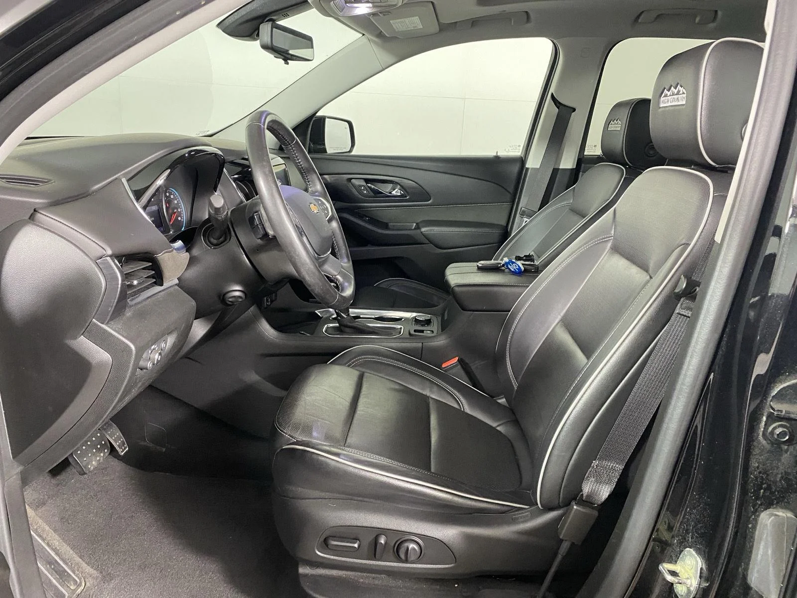 Used 2020 Mosaic Black Metallic Chevrolet High Country image 13