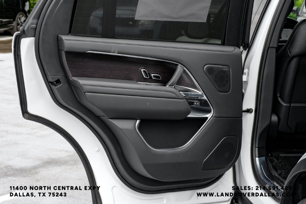 New 2027 Fuji White Land Rover SE image 46