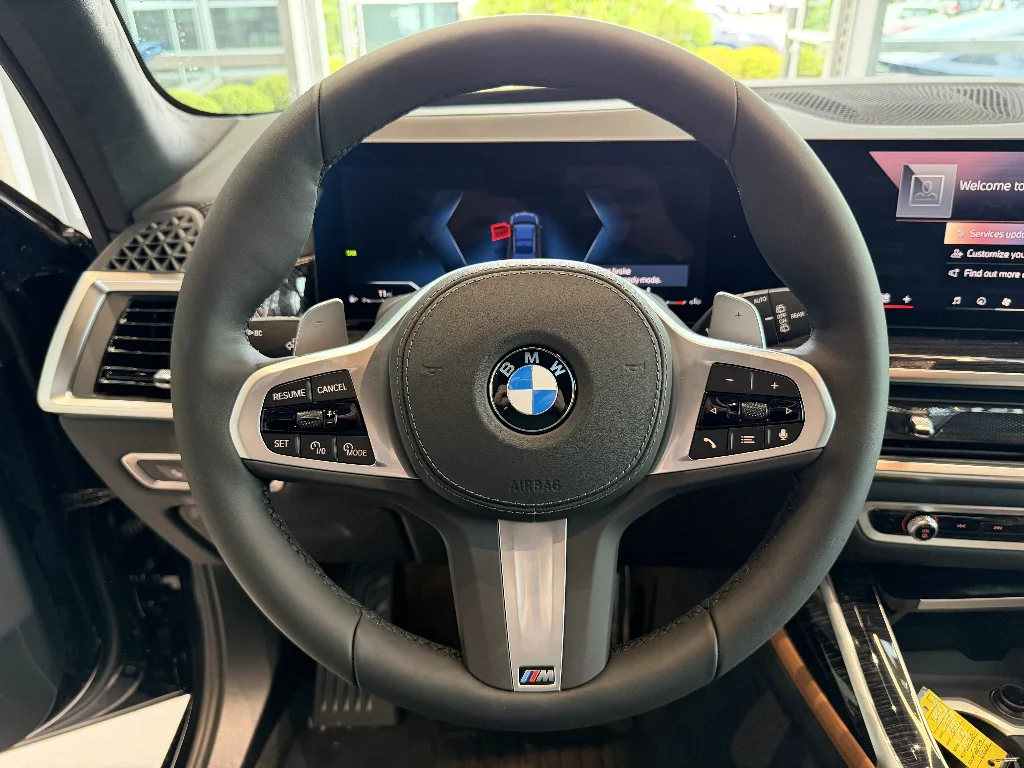 2027 BMW X7 40i - Photo 9