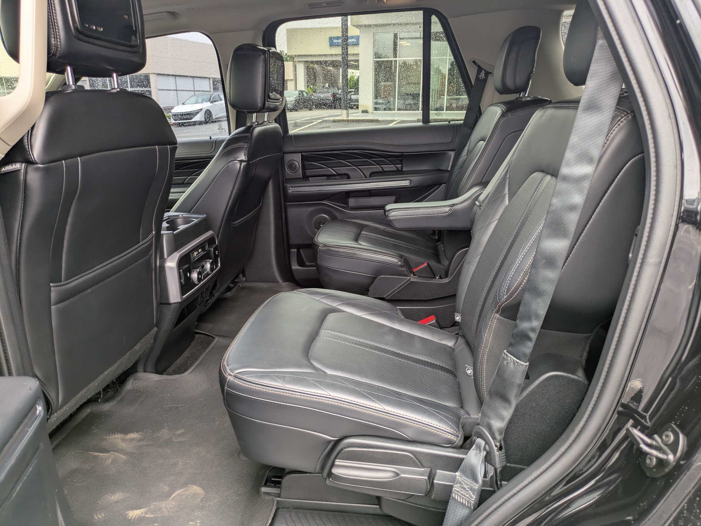 Used 2019 Black Ford Platinum image 12