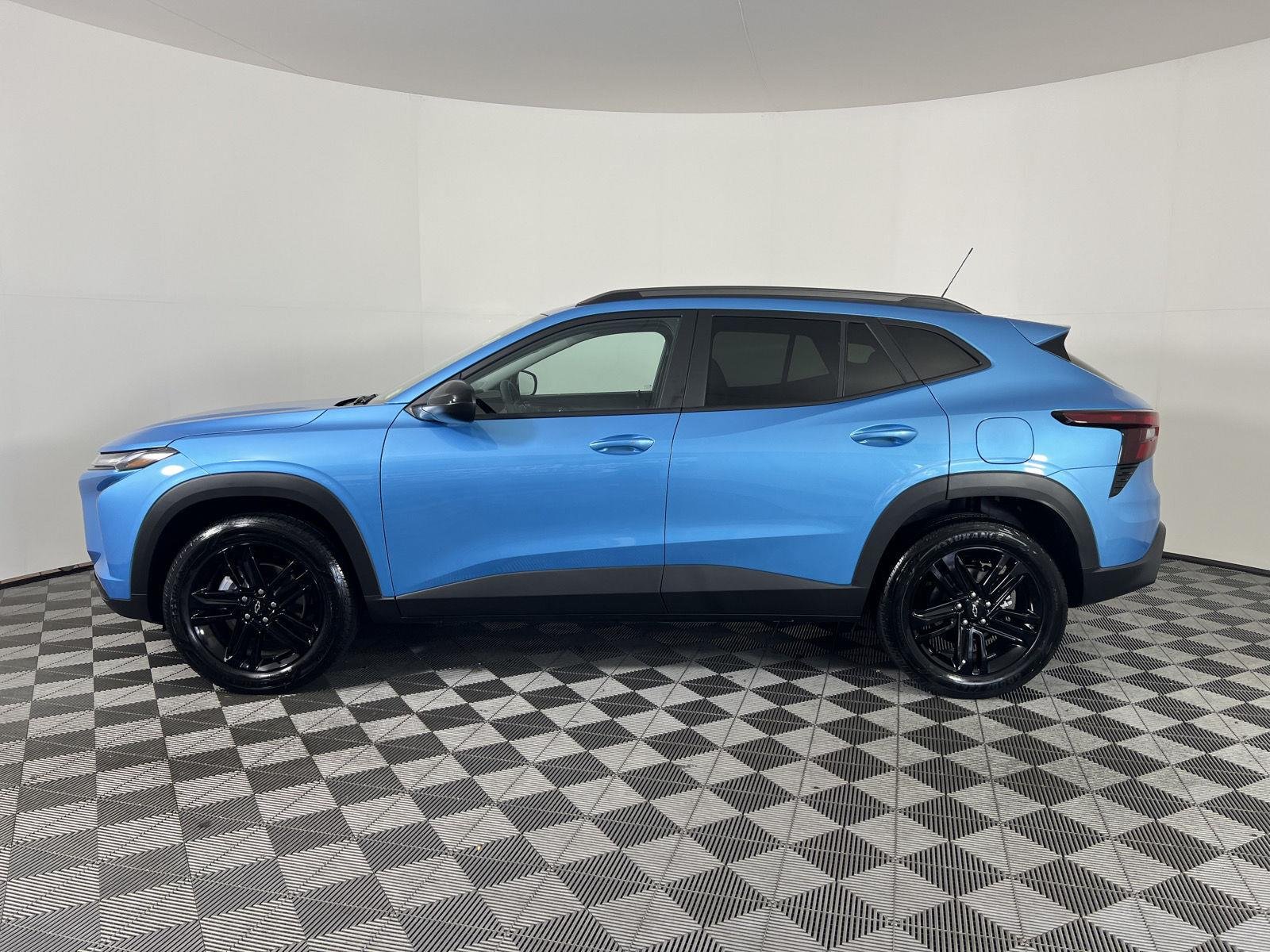 Used 2026 Marina Blue Metallic Chevrolet ACTIV image 6