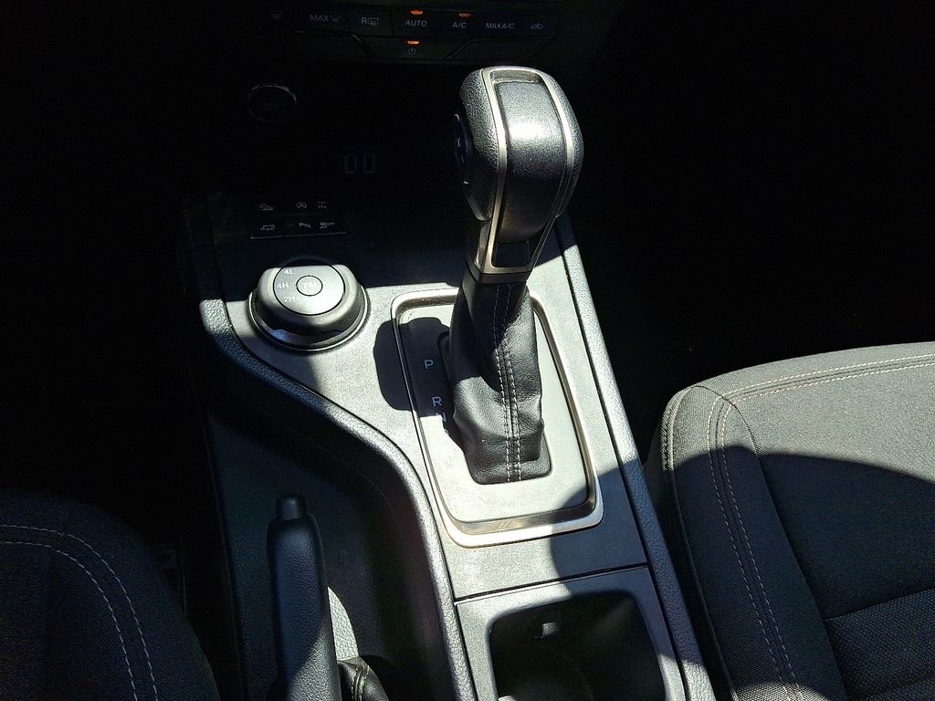 Used 2021 Black Ford XLT image 16