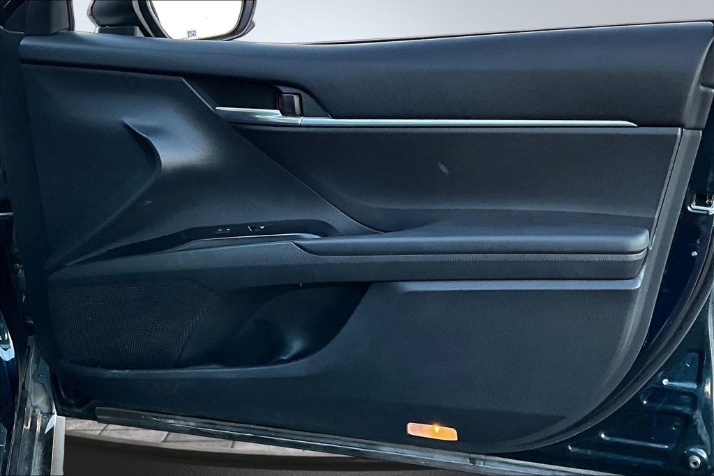 Used 2018 Blue Toyota LE image 28