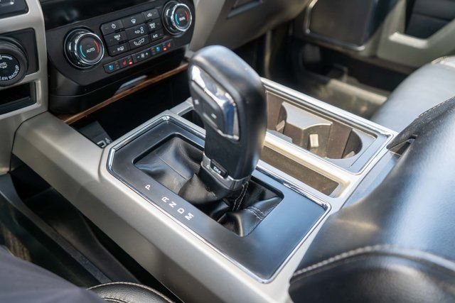 Used 2020 White Ford Lariat image 32