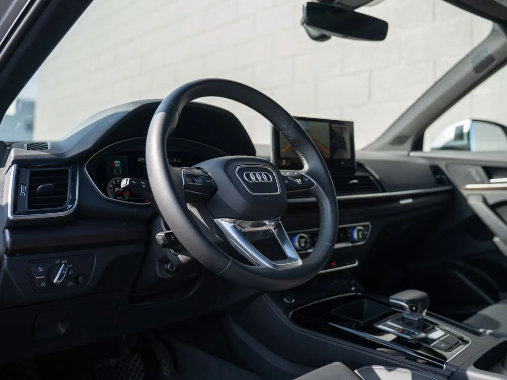 Used 2023 Silver Audi  image 4