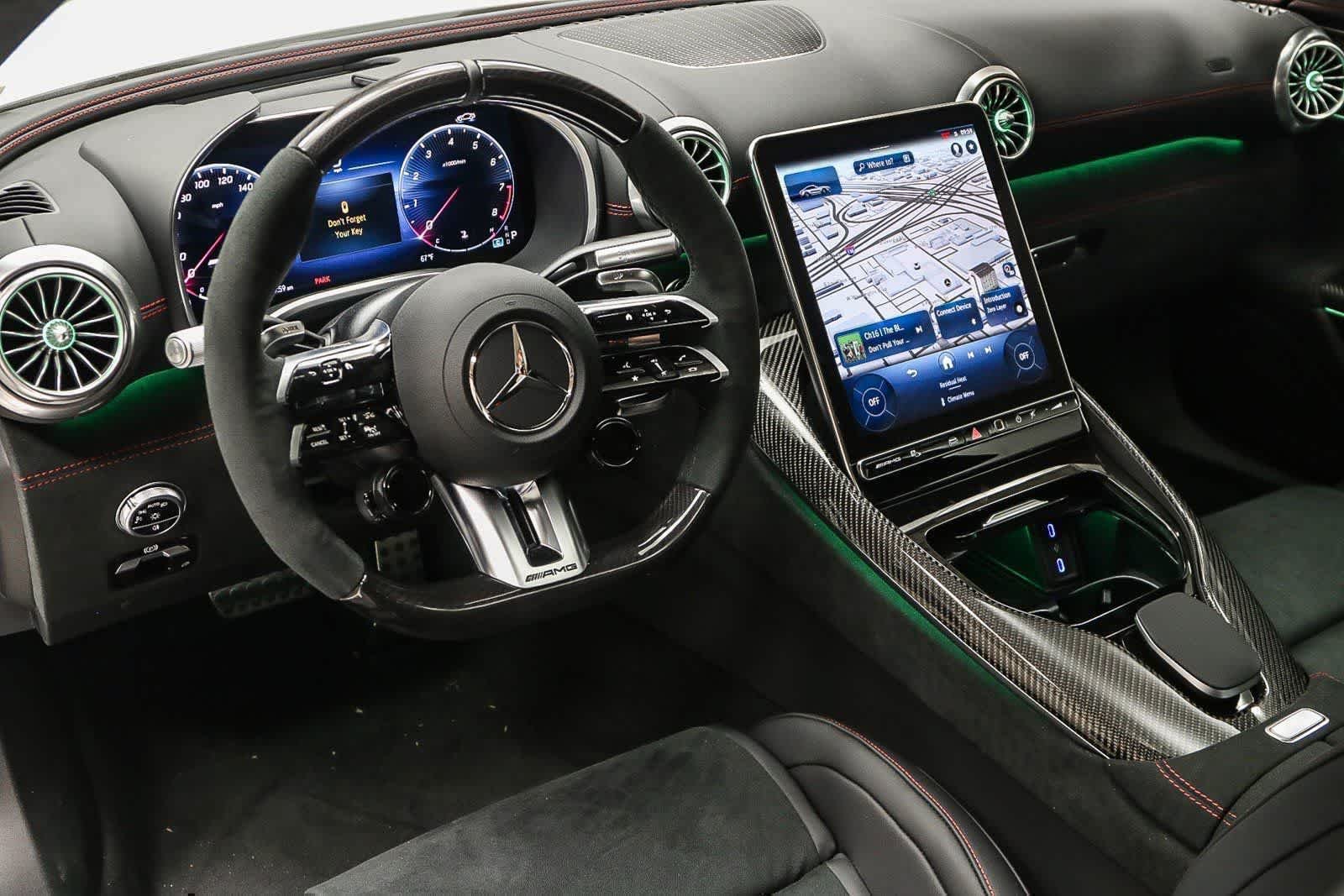 New 2025 MANUFAKTUR paint MANUFAKTUR opalite white magno Mercedes-Benz AMG® GT 63 Coupe image 12