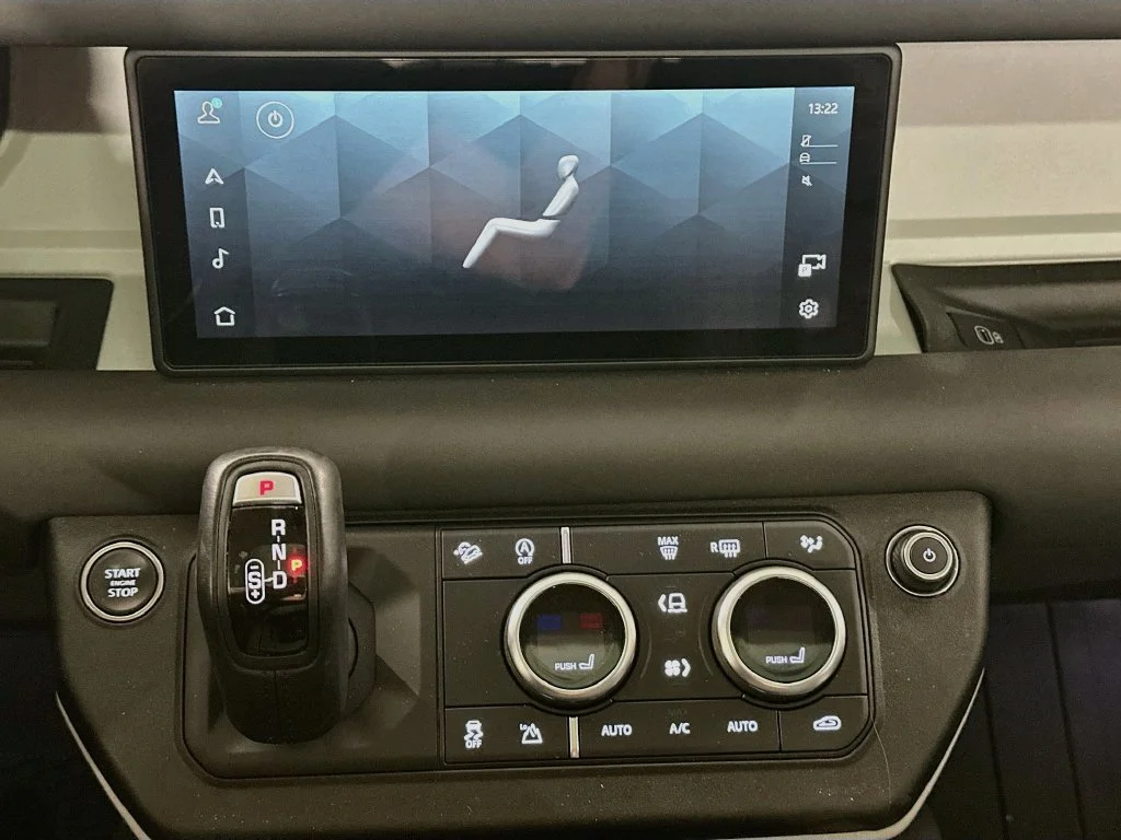 Used 2024 Fuji White Land Rover S image 17