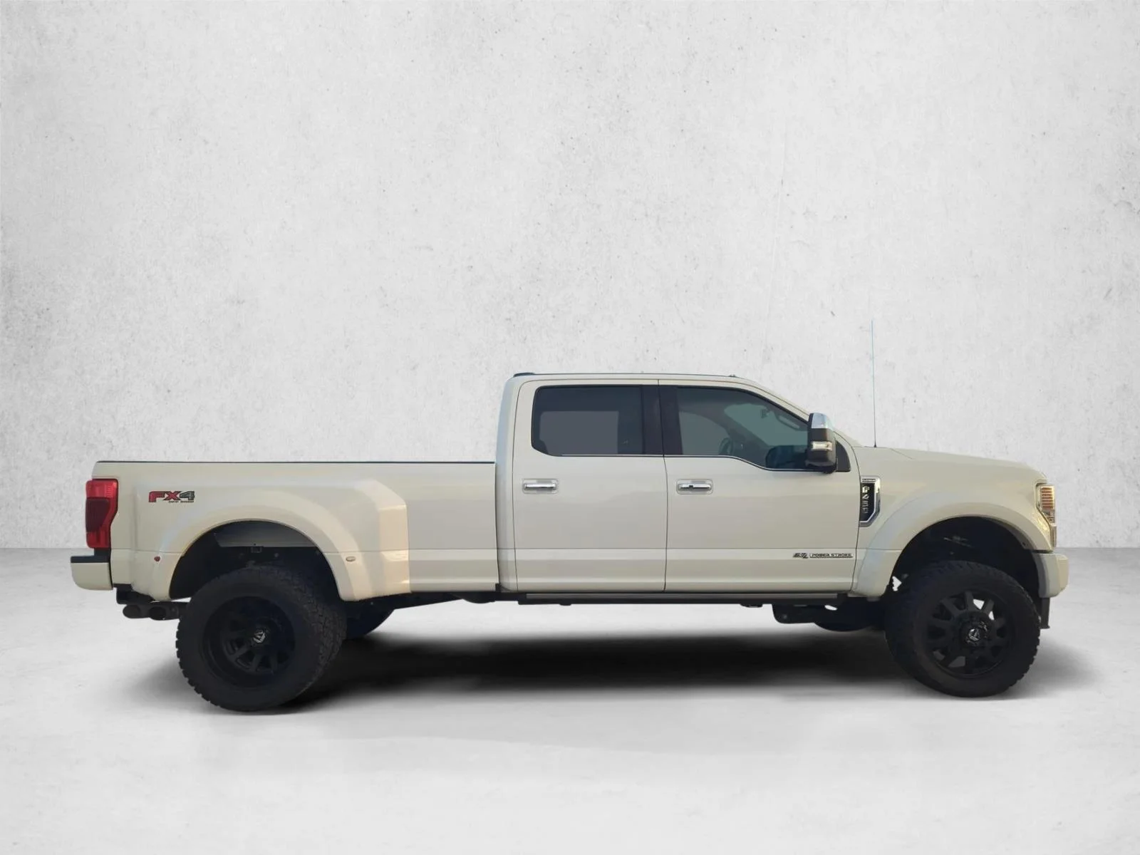 Used 2020 Star White Metallic Tri-Coat Ford Platinum image 5