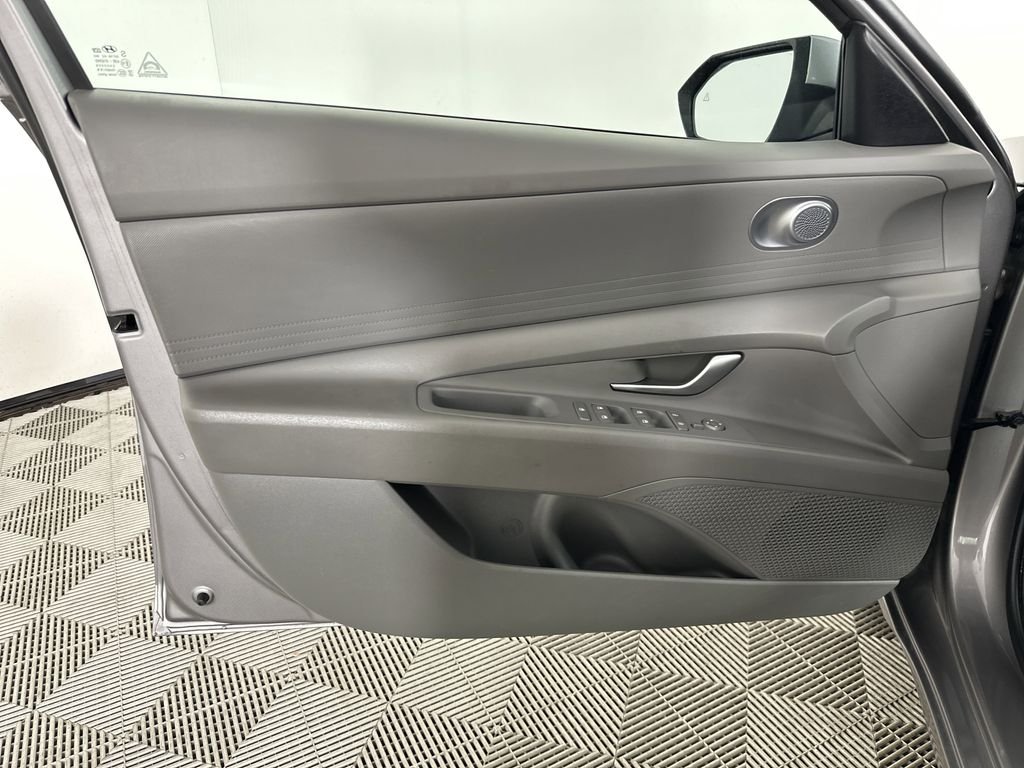 2024 Hyundai Elantra SEL - Photo 15