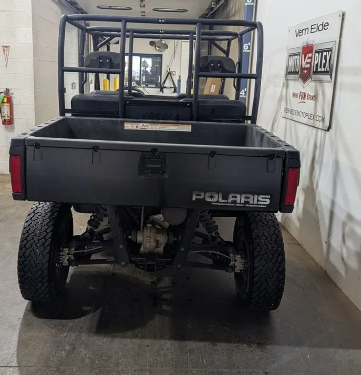 Used 2009 RED Polaris Crew image 5