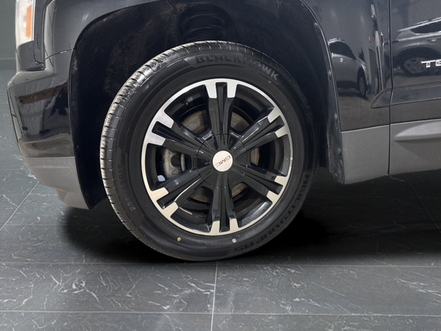 Used 2017 Onyx Black GMC SLT image 32