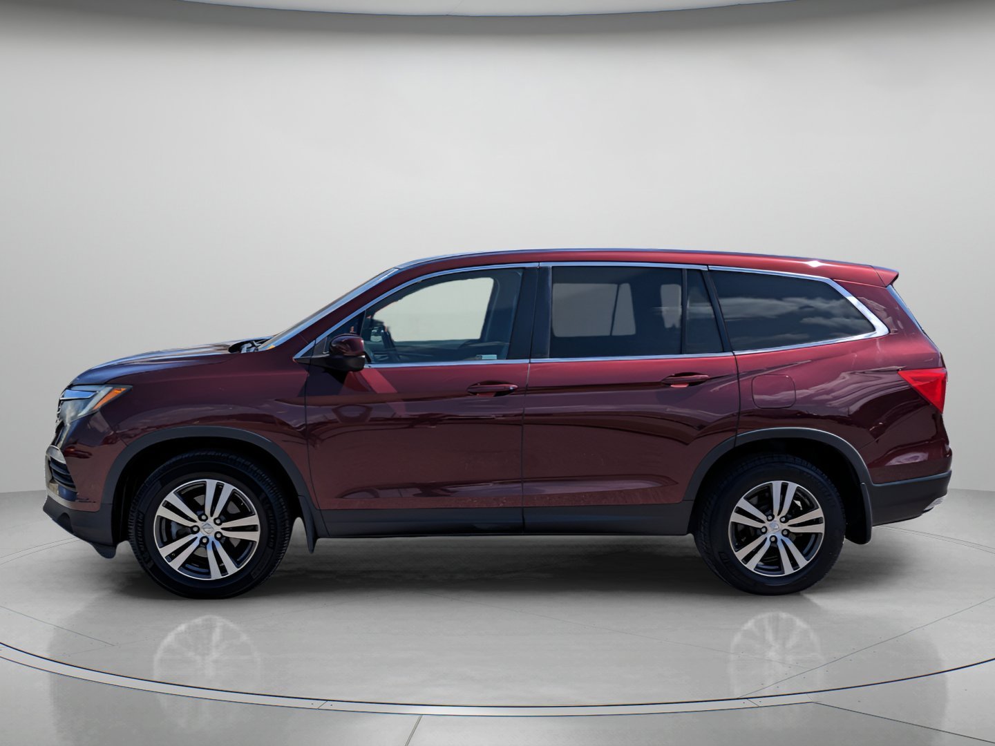 Used 2018 Deep Scarlet Pearl Honda EX-L image 4