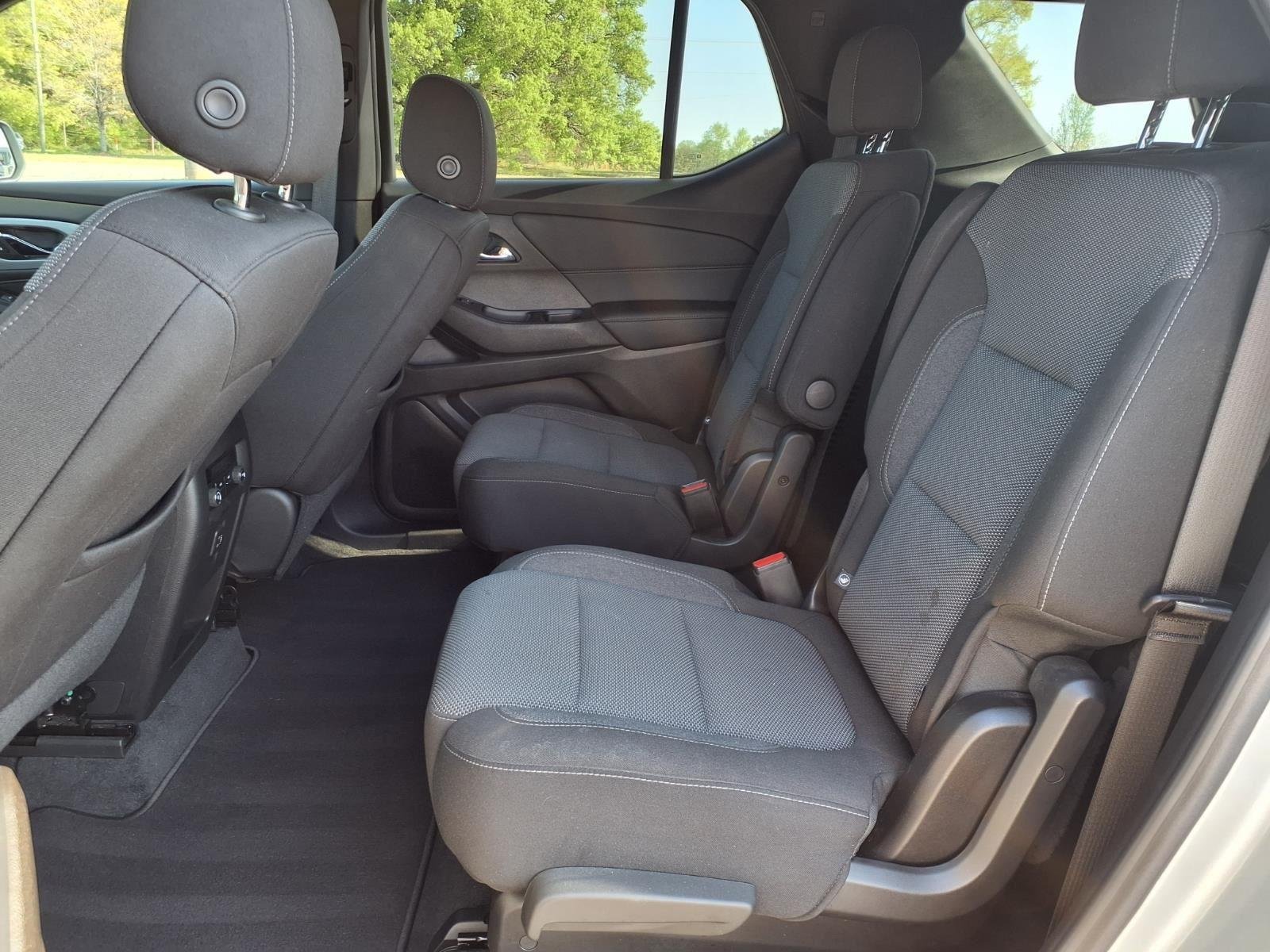 Used 2022 Silver Chevrolet LT Cloth image 23