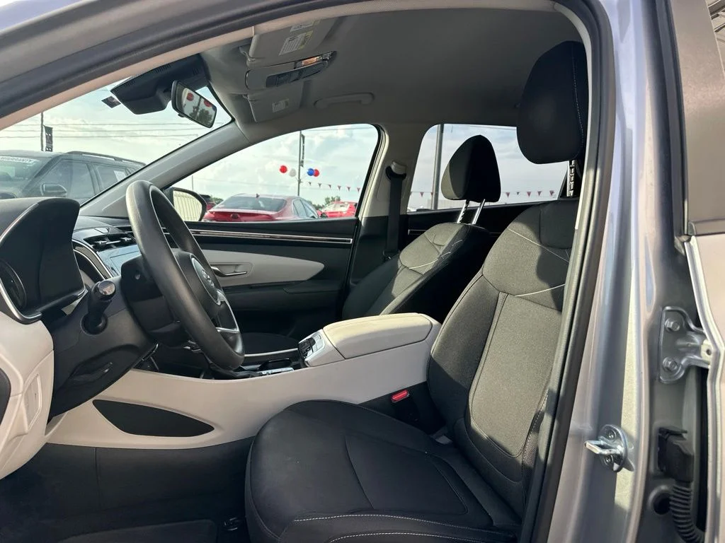 Used 2022 Silver Hyundai SEL image 10