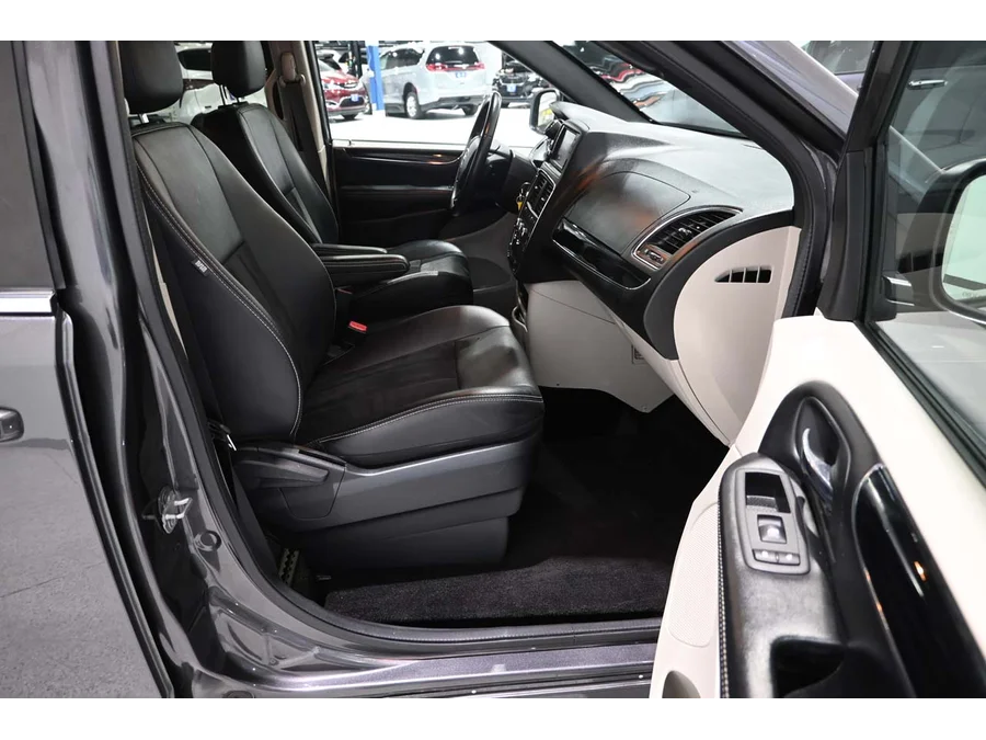 Used 2019 GRAY Dodge SXT Mobility Handicap Van image 15