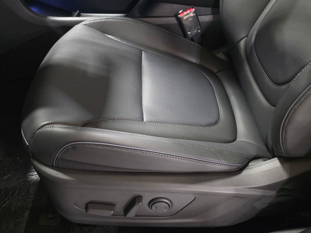 New 2026 Shimmering Silver Hyundai Limited image 23