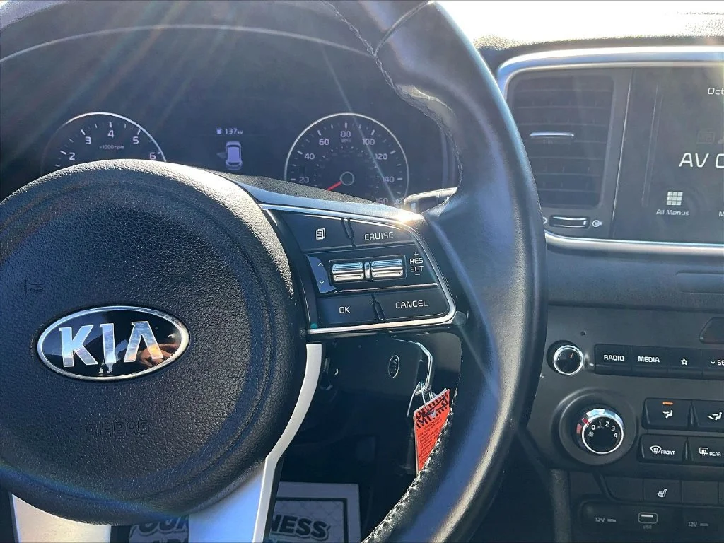 Used 2021 Red Kia S image 20