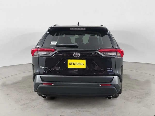 Used 2022 Midnight Black Metallic Toyota XLE image 6