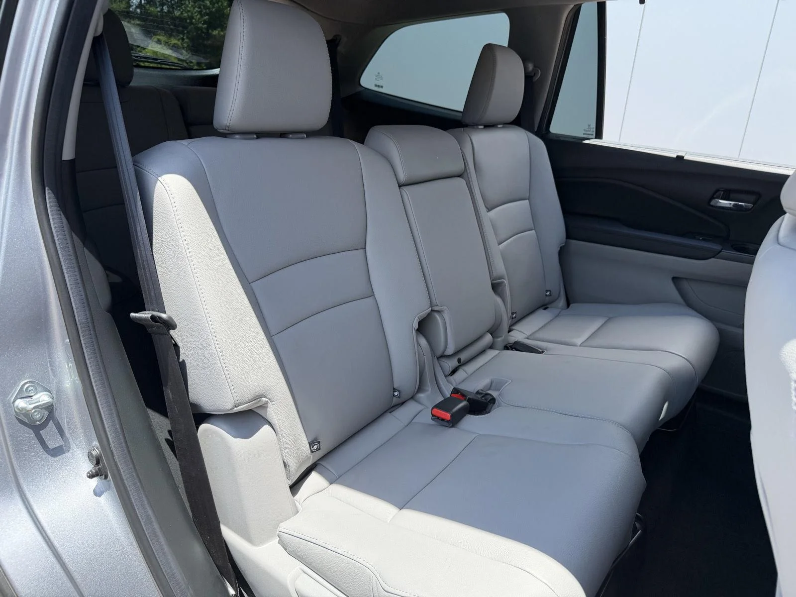 Used 2022 Lunar Silver Metallic Honda EX-L image 19