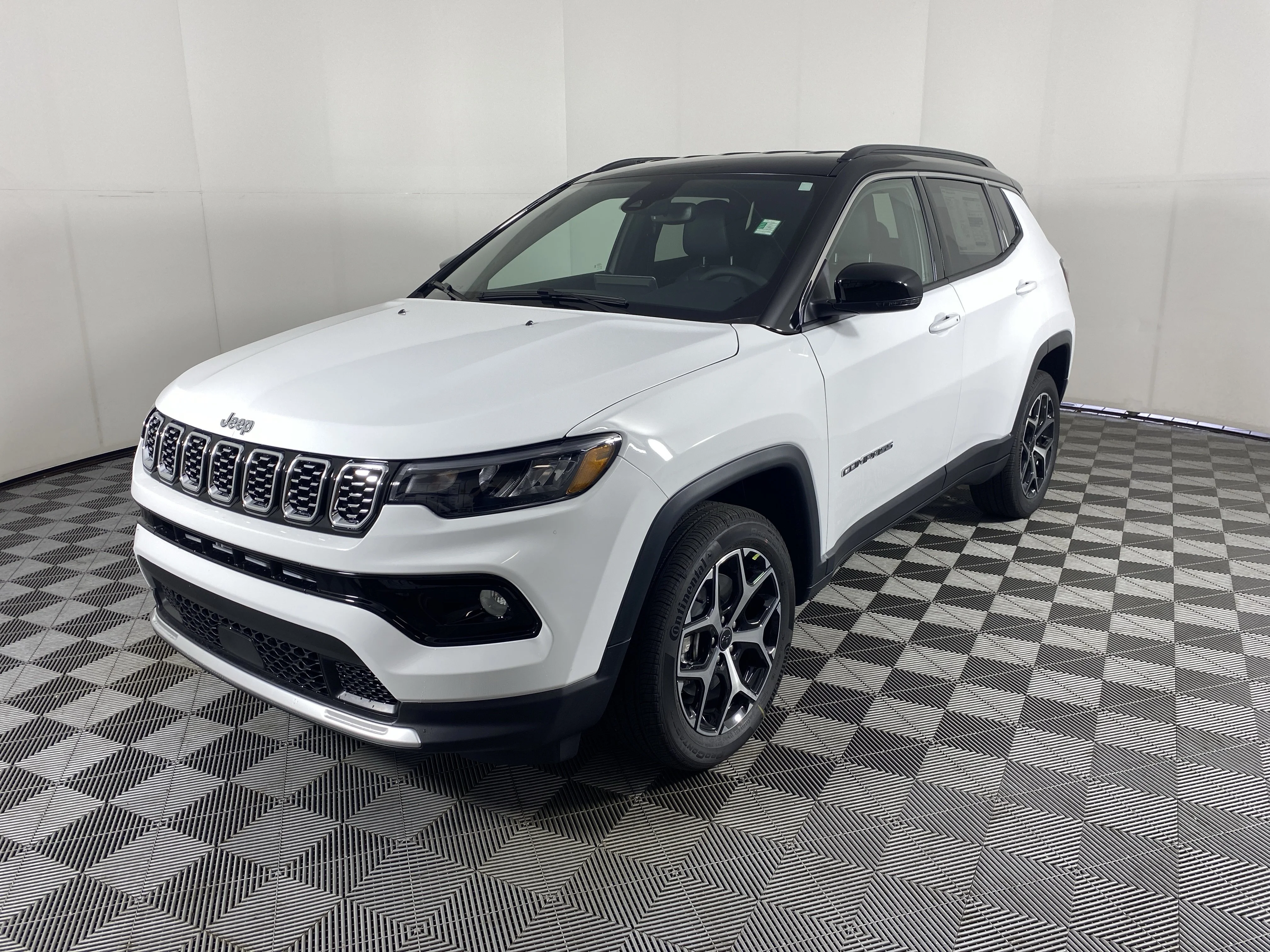 New 2026 Bright White Clear-Coat Exterior Paint Jeep Limited image 10