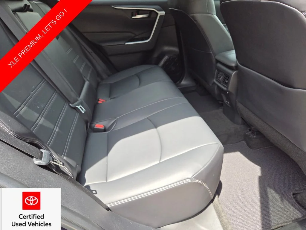 Certified Used 2023  Toyota XLE Premium image 17