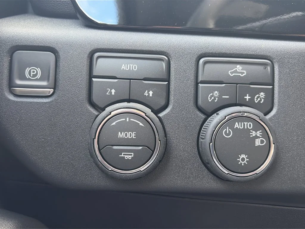 New 2026 Sterling Gray Metallic Chevrolet LT (2FL) image 19
