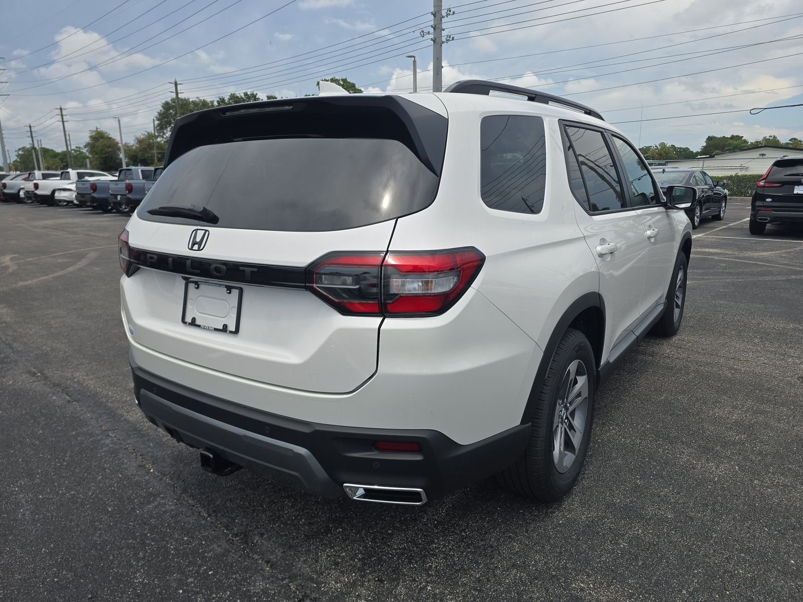 New 2026 Platinum White Pearl Honda EX-L image 4