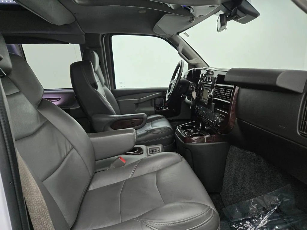 2021 Chevrolet Express Cargo Work Van - Photo 30
