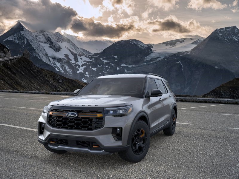 New 2026 Carbonized Gray Metallic Ford Tremor image 2