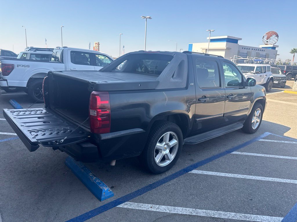 Used 2007 Black Chevrolet LTZ image 6