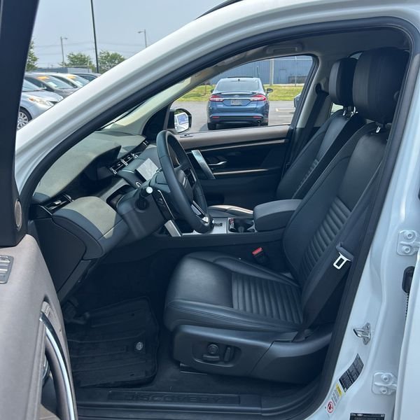 Certified Used 2024 Fuji White Land Rover S image 4