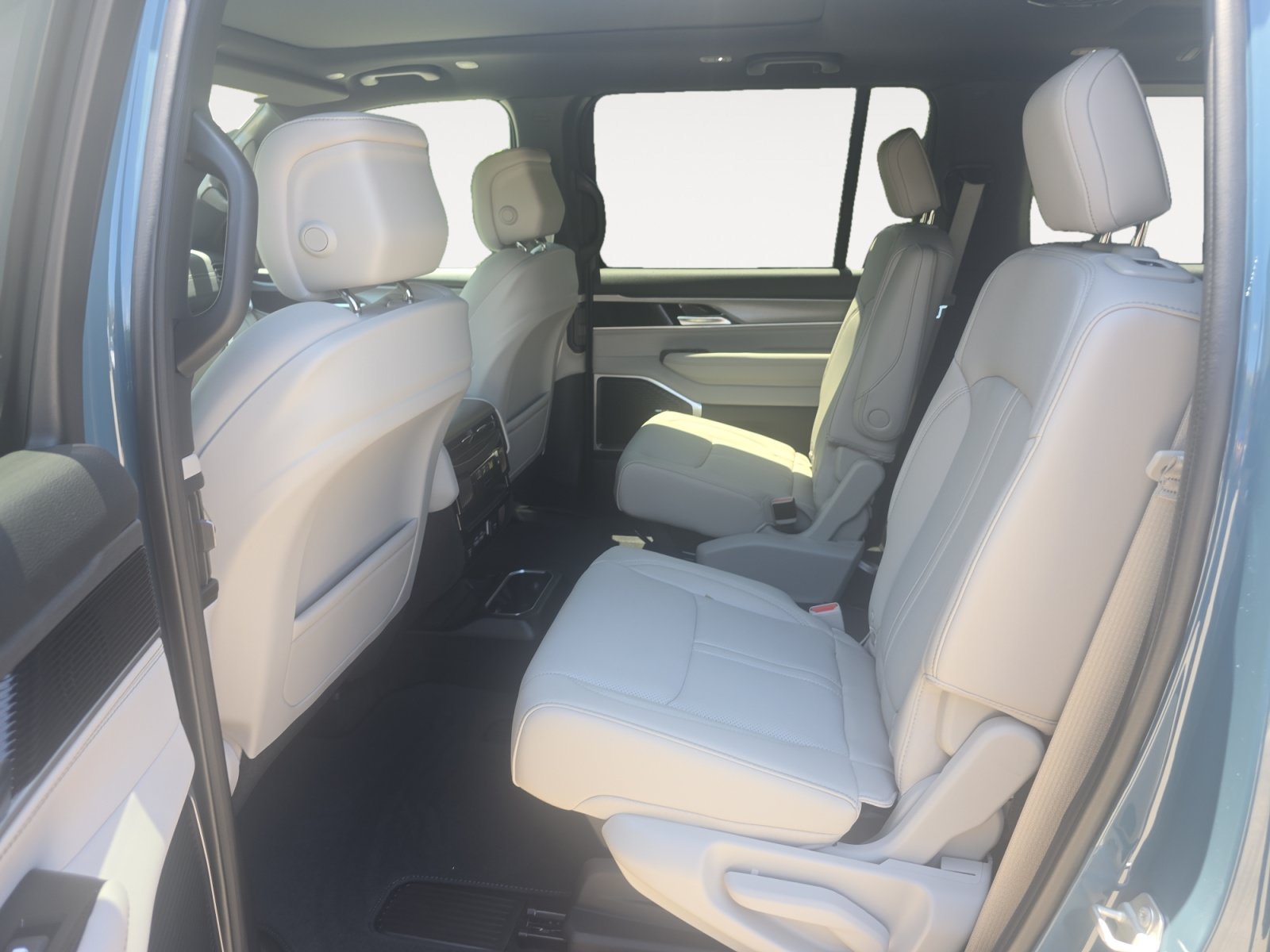 New 2026 Steel Blue Jeep  image 24