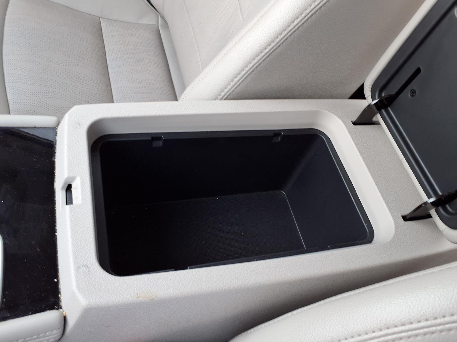 Used 2020 Pearl White Tricoat Nissan 2.0 Platinum image 24