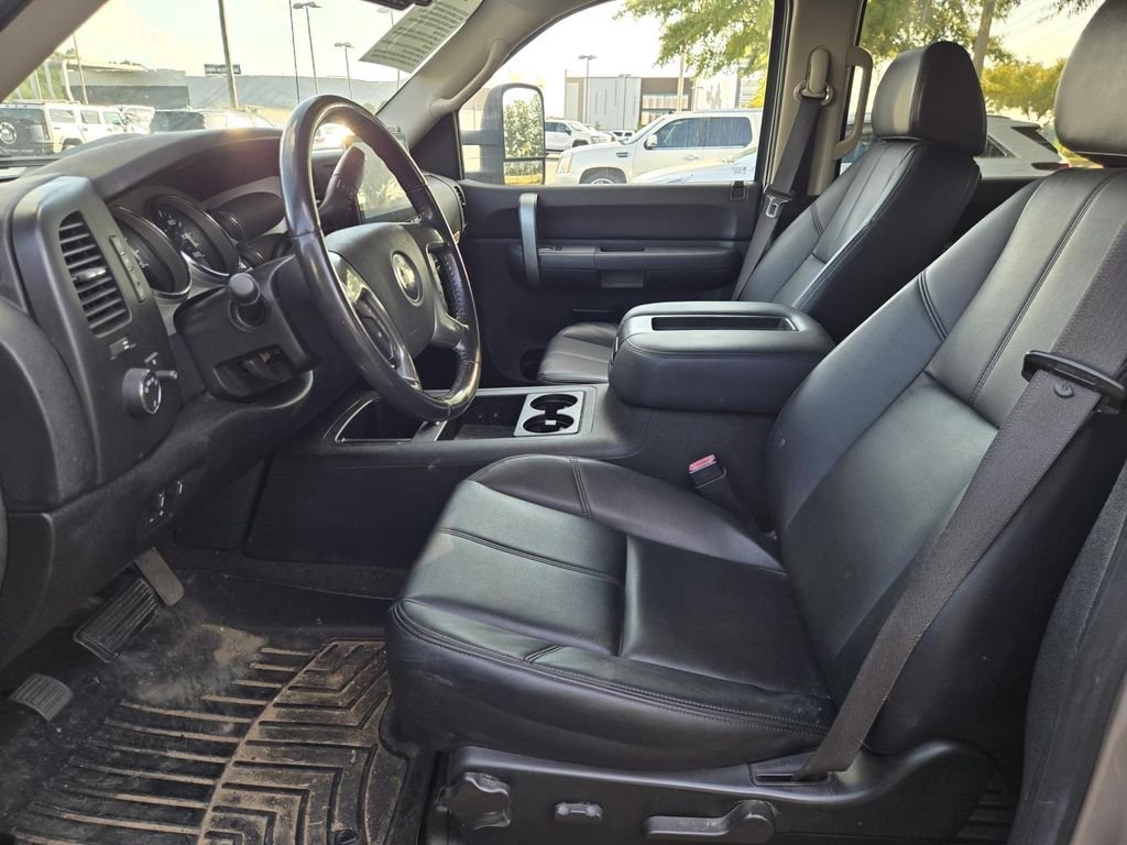 Used 2008 Silver Chevrolet LT image 10