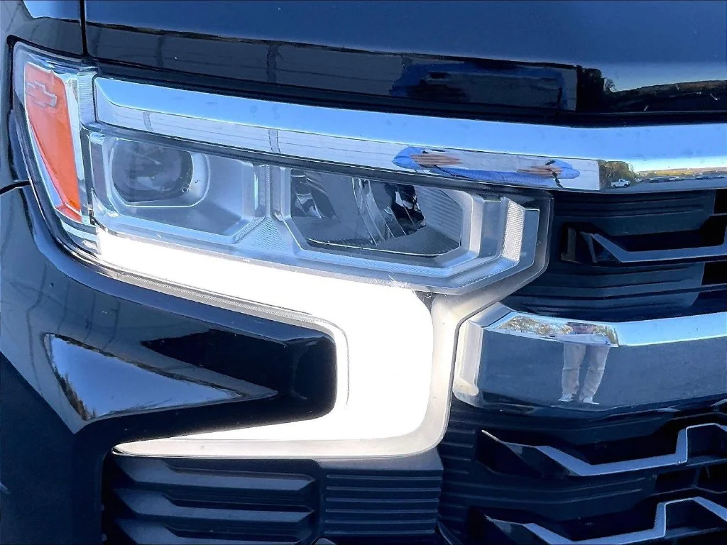 Used 2023 Black Chevrolet CrewCab 4x4 image 31