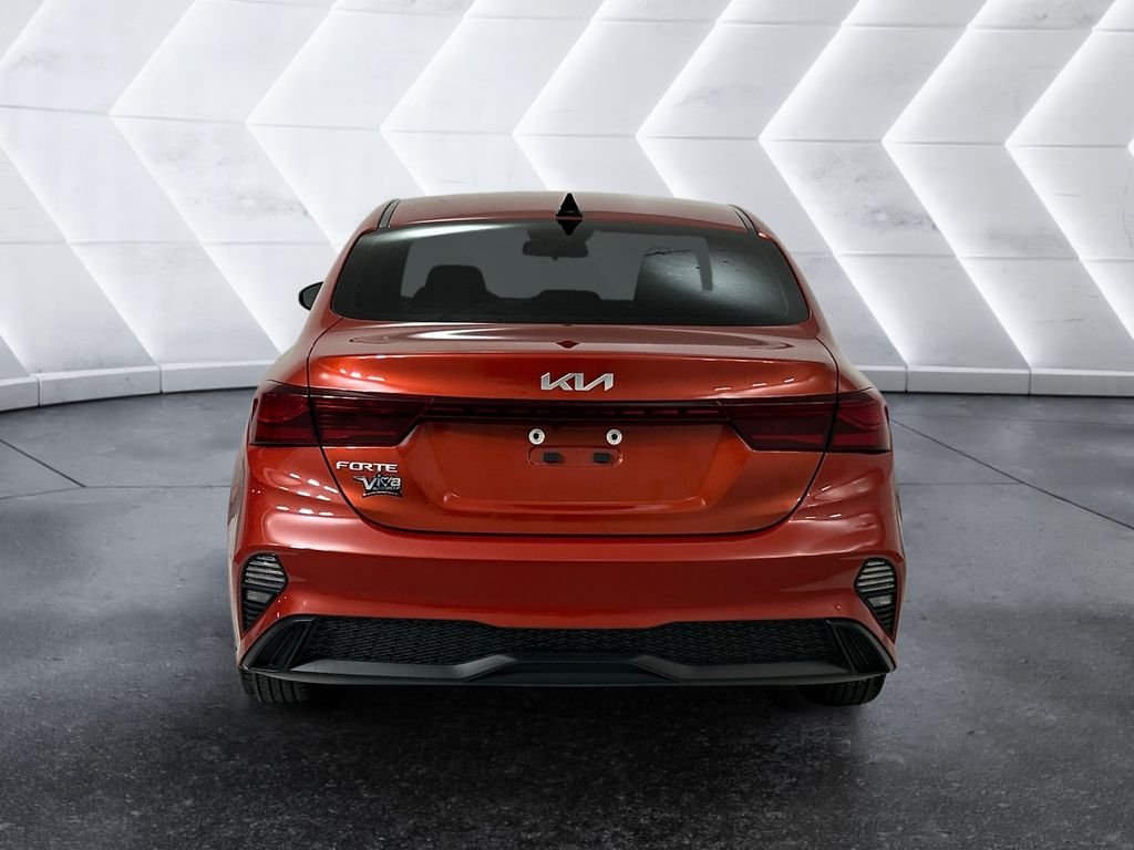Used 2023 Red Kia LXS image 5