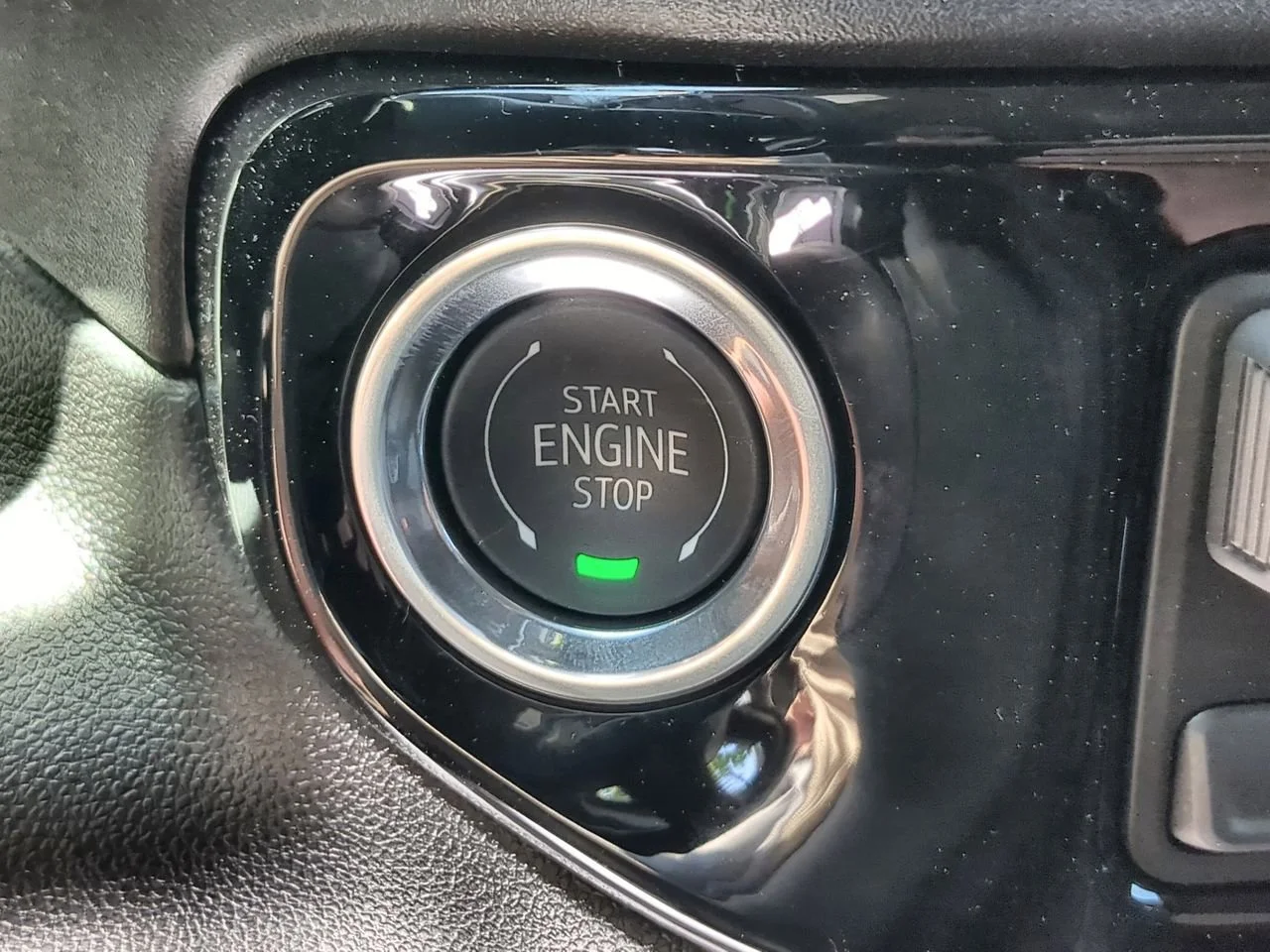 New 2026 Onyx Black GMC SLT image 17